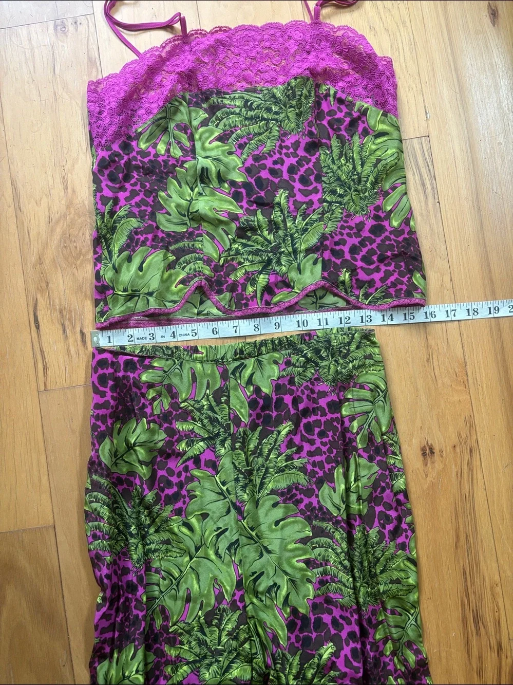 Nicole Miller silk purple and green leopard and leaf pajama set size s.